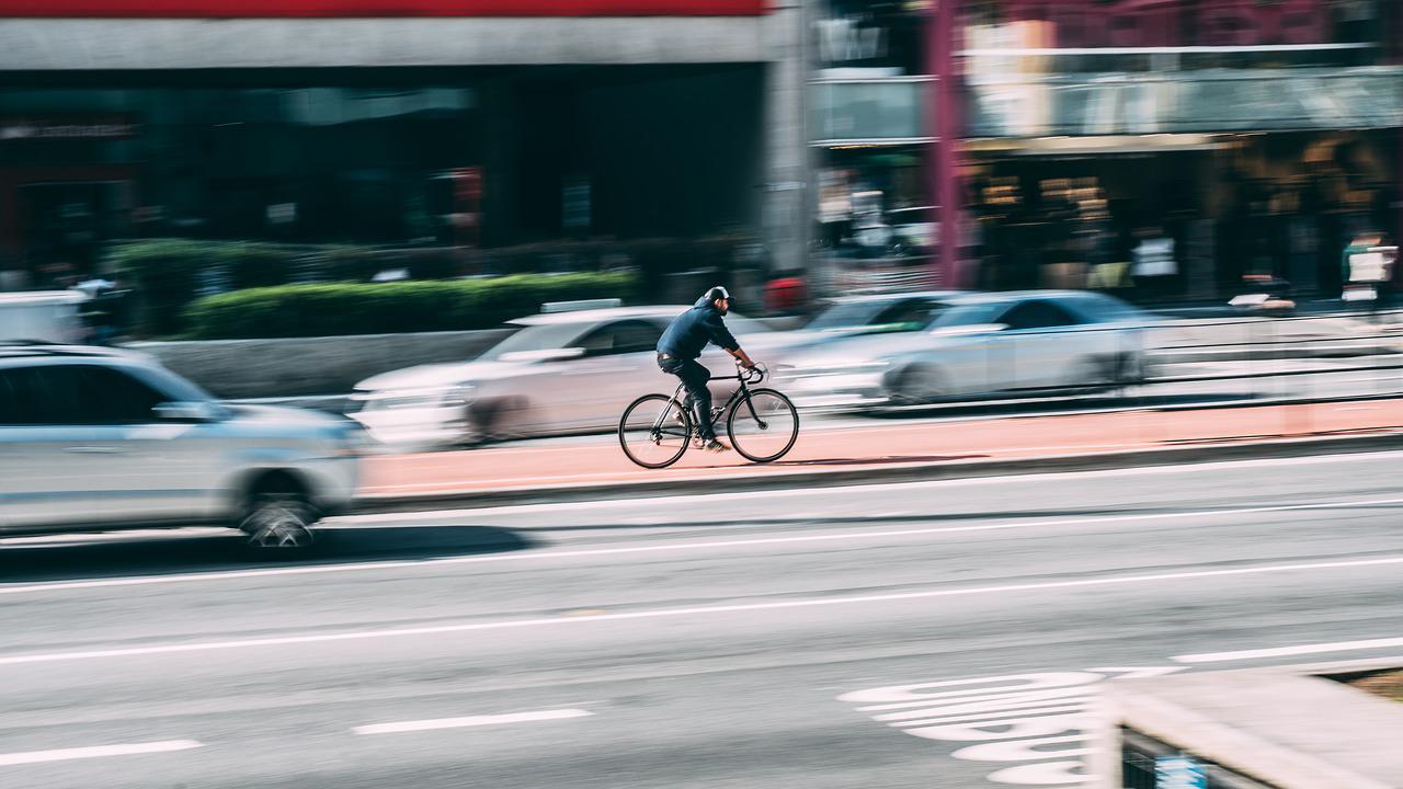 Pijany rowerzysta wjechał w radiowóz – okazało się, że taki wybryk sporo go kosztował