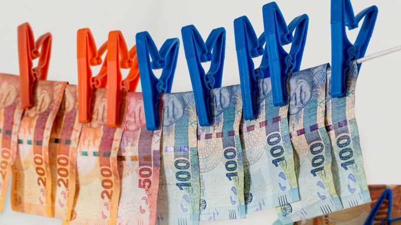 Mieszkaniec Elbląga stał się ofiarą oszustwa. Stracił łącznie 130 tysięcy złotych