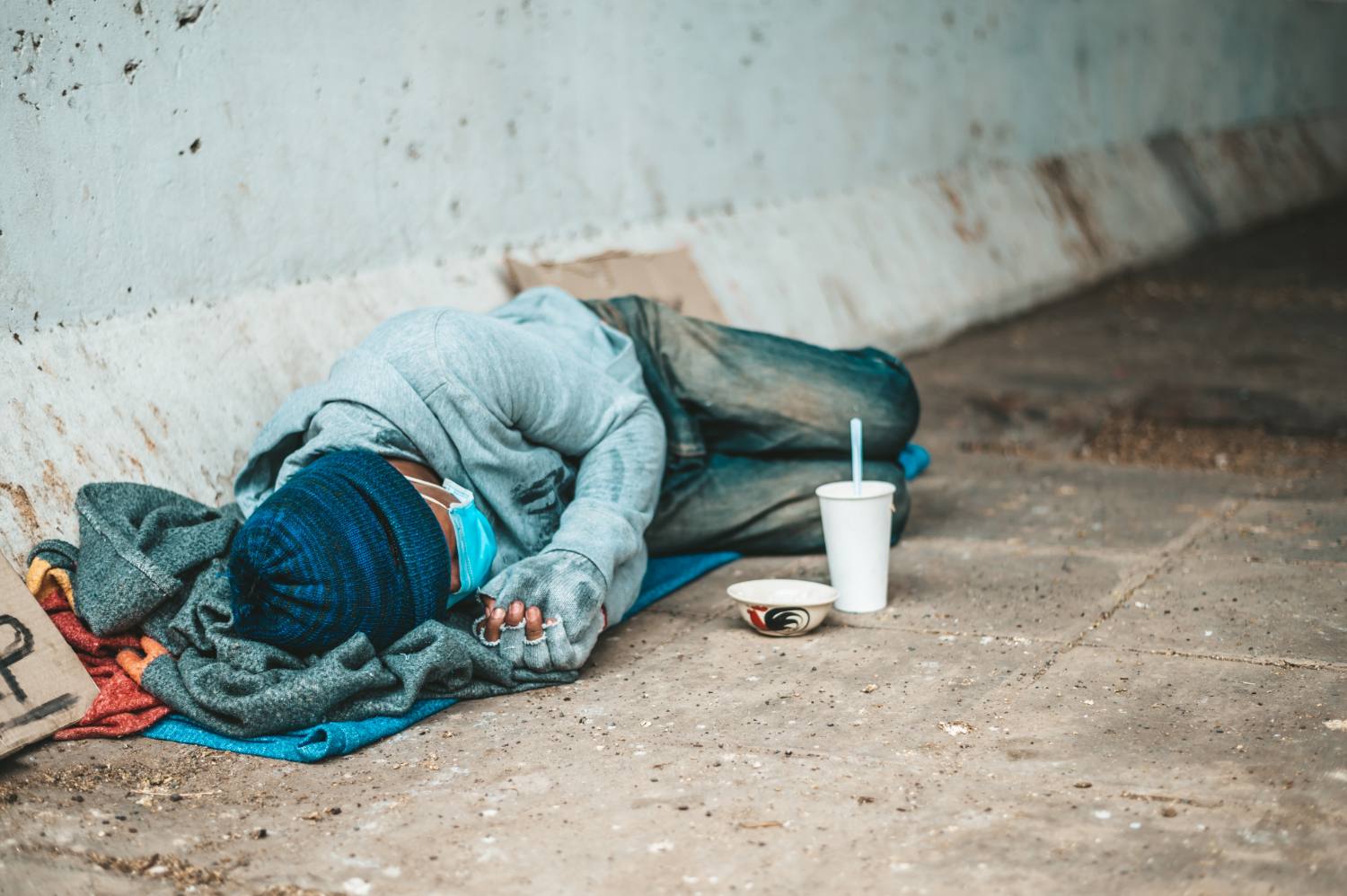 W jaki sposób możemy pomóc bezdomnym?