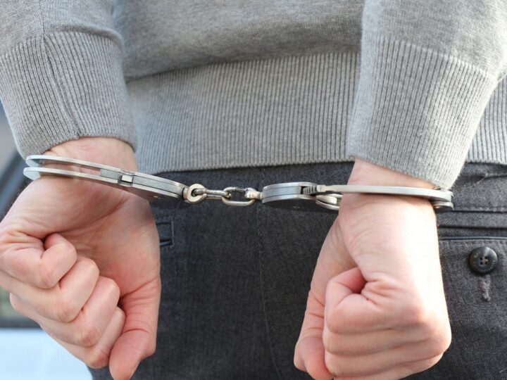 Zakłócał porządek publiczny z maczetą w ręku: 34-latek zatrzymany i tymczasowo aresztowany