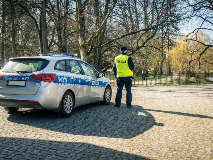 Zatrzymanie trzech podejrzanych o próbę włamania i podpalenie bankomatu