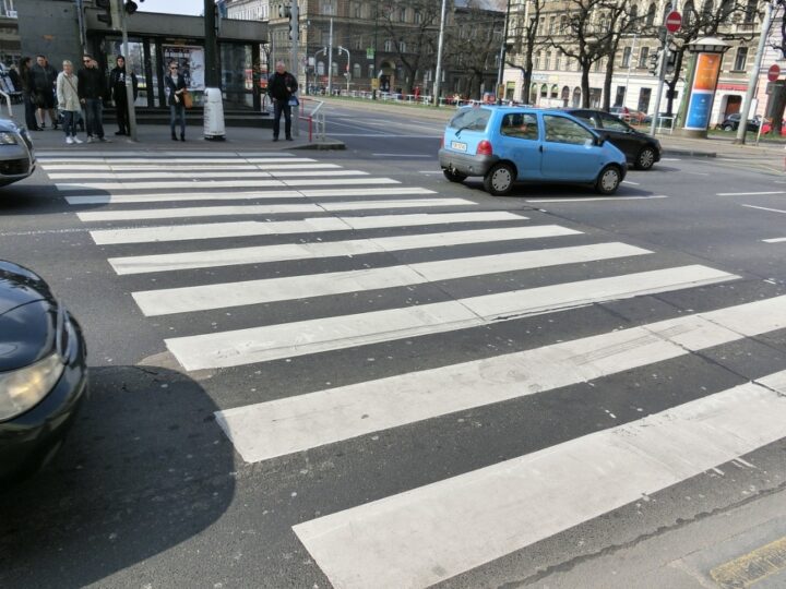 Przeanalizowano bezpieczeństwo na przejściu dla pieszych na ul. Legionów w Elblągu gdzie doszło do potrącenia dziecka