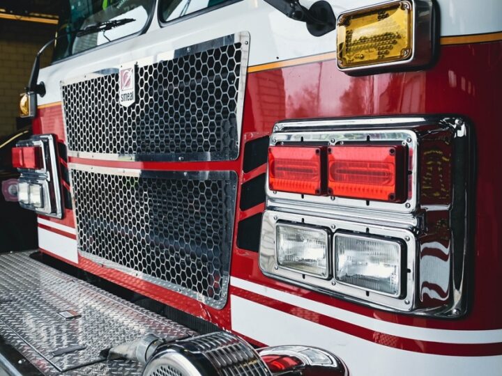 Ekspresja ognia na pasłęckiej ulicy Sprzymierzonych – Auto w płomieniach, ale bez ofiar