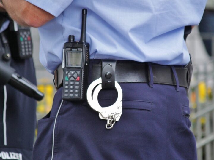 Podsumowanie weekendowego działania policji w Elblągu: przekroczenia prędkości, kolizje drogowe i zatrzymania