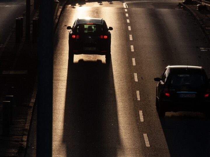 Tragiczny wypadek na ulicy Królewieckiej w pobliżu szpitala wojewódzkiego – 19-latek potrącony przez samochód