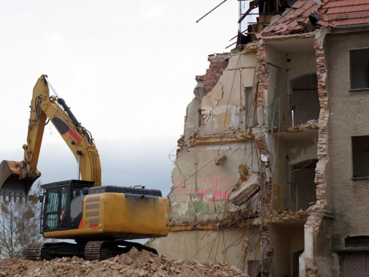 Elbląg w Obliczu Wyburzeń: Które Historyczne Budynki Znikną z Krajobrazu?
