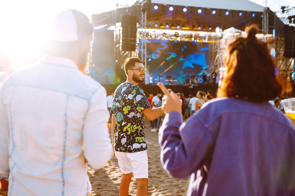 Festiwal Enklawa w Elblągu: Cyrk, Ogień i Teatr Uliczny w Magicznej Atmosferze!