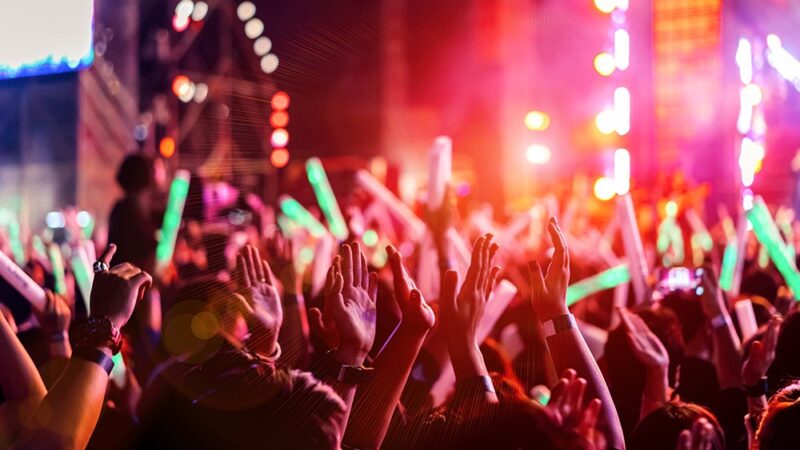 Jasna Strona Miasta: Weekend Pełen Muzyki i Radości z Mateuszem Ziółko i Księdzem z Osiedla