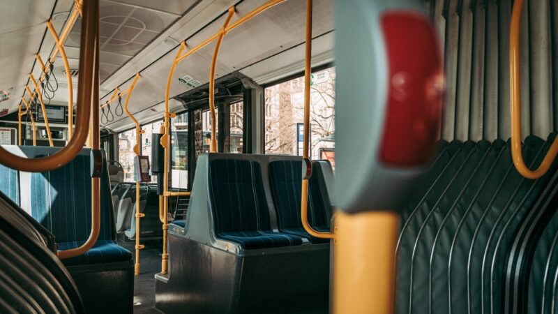 Nowe zmiany w elbląskiej komunikacji miejskiej: Co czeka pasażerów?