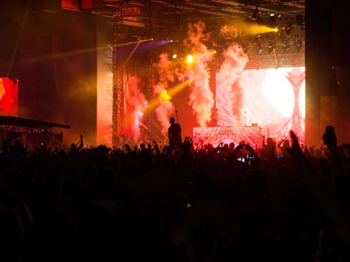 Strasznie Fajna Zabawa na Lodzie: Halloween Ice-Party Już w Piątek!