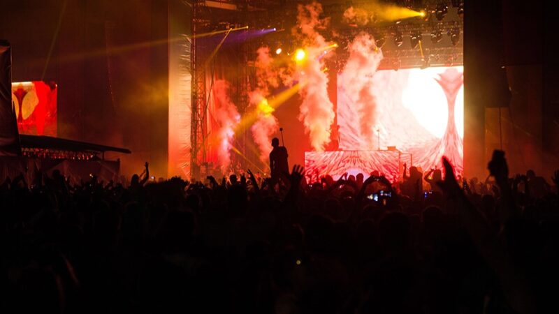 Strasznie Fajna Zabawa na Lodzie: Halloween Ice-Party Już w Piątek!