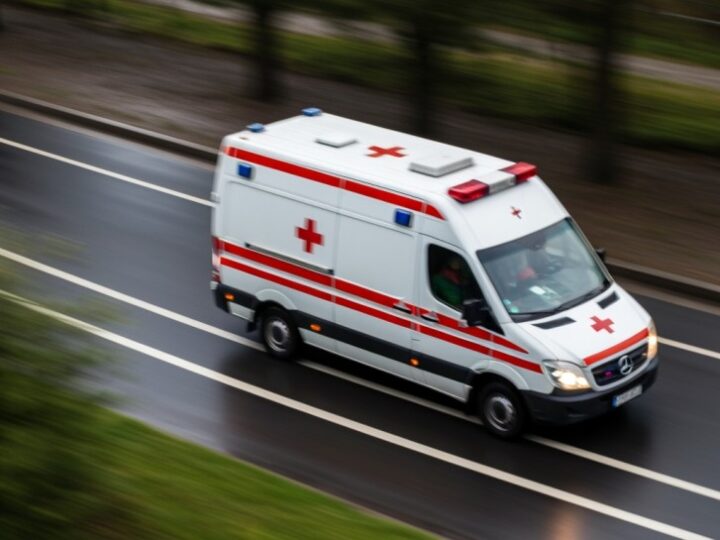 Policjanci po służbie odnaleźli zaginionego 65-latka w lesie