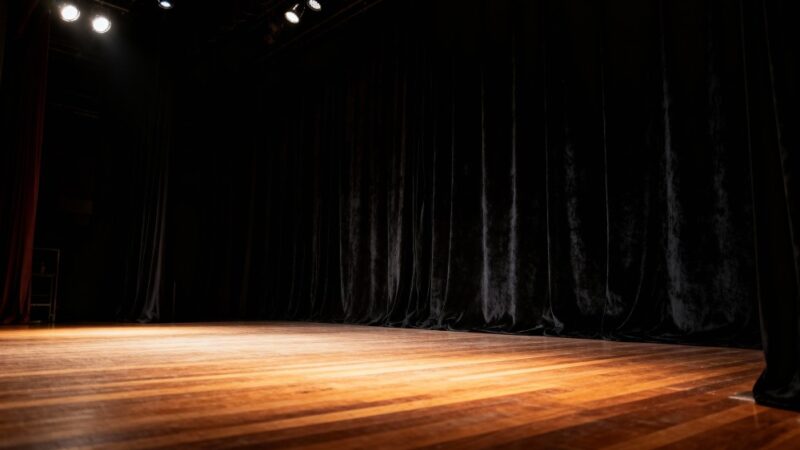 Seniorzy odkrywają scenę: pierwsze warsztaty „Teatr życia” w Elblągu!