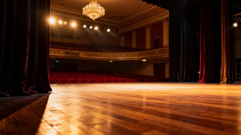 JESIENIARY 2025: Teatralne Emocje i Międzypokoleniowe Spotkania