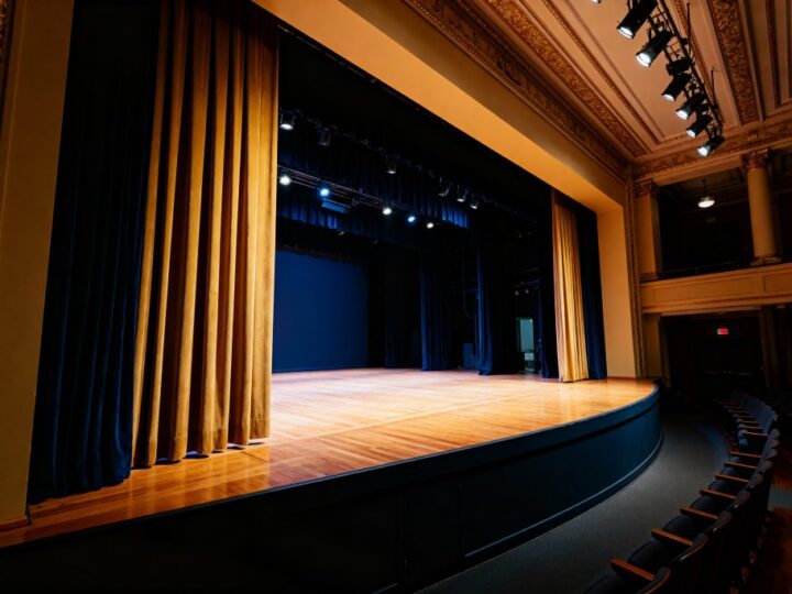 Małe zbrodnie małżeńskie – emocjonalny dramat w Elblągu