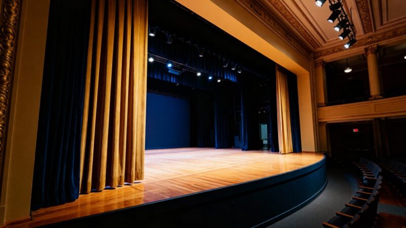 Małe zbrodnie małżeńskie – emocjonalny dramat w Elblągu