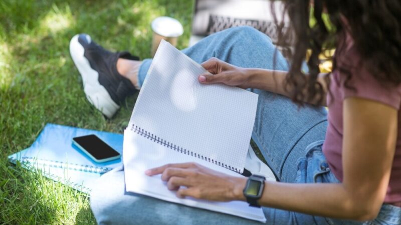 Edukacyjna podróż uczniów Technikum Logistycznego do Zakładu Porcelany „Lubiana”