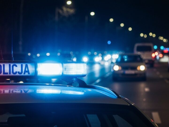 Elbląg w akcji: Policja ćwiczy na wypadek ataku z użyciem niebezpiecznego narzędzia