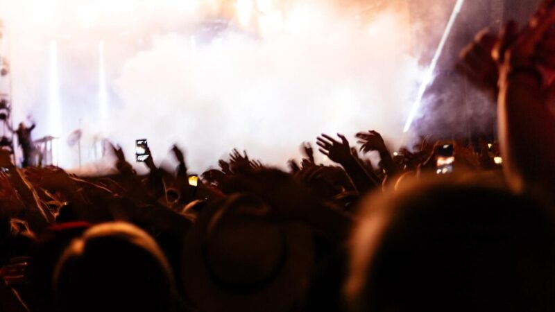 koncert „Nie Dokazuj!” – emocjonalna podróż przez przeboje Grechuty i Pawluśkiewicza