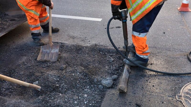 Pasłęk zyska nowe drogi: umowa na przebudowę kluczowych odcinków podpisana