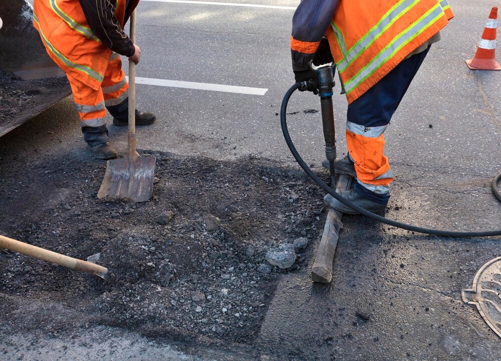 Pasłęk zyska nowe drogi: umowa na przebudowę kluczowych odcinków podpisana
