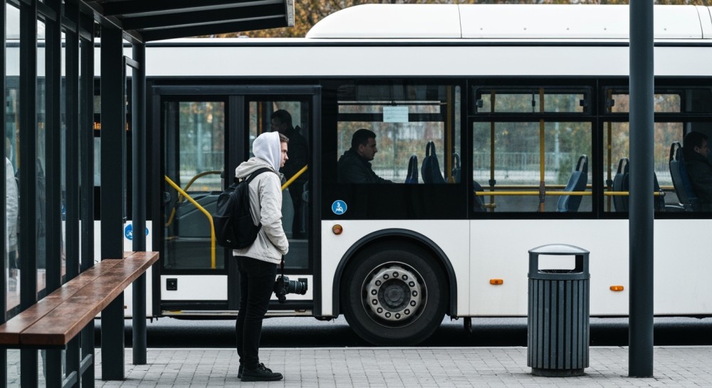Transport publiczny wraca na trasy po incydencie na Pl. Słowiańskim