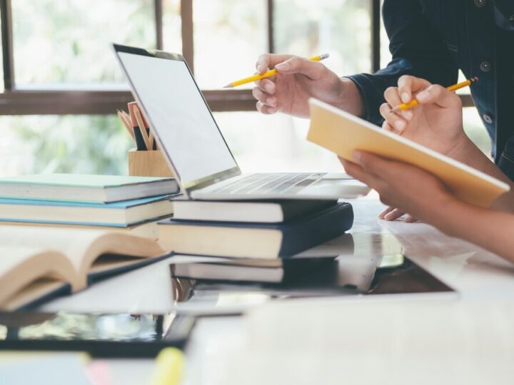 Młodzi historycy w akcji: Klasa 4b LO stawia czoła „Olimpiadzie Solidarności