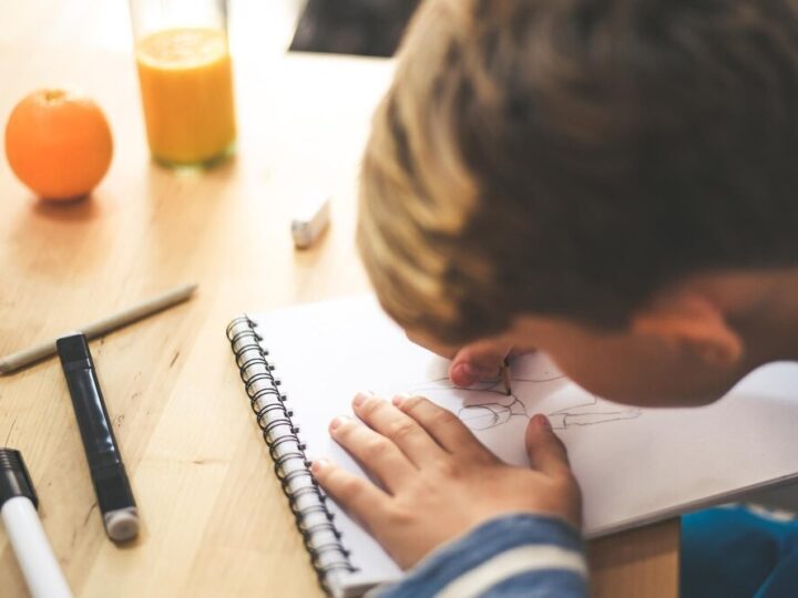 Kreatywne Ferie Zimowe w Bibliotece Elbląskiej: Odkryj Pasję przez Sztukę!