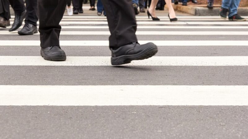 Kobieta w szpitalu po potrąceniu na przejściu – 36-letni kierowca zatrzymany przez policję