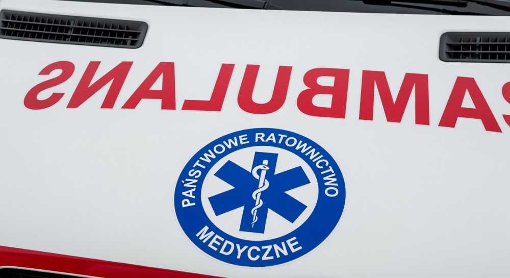 Niebezpieczne wędkowanie na lodzie w Elblągu – policja ratuje mężczyznę