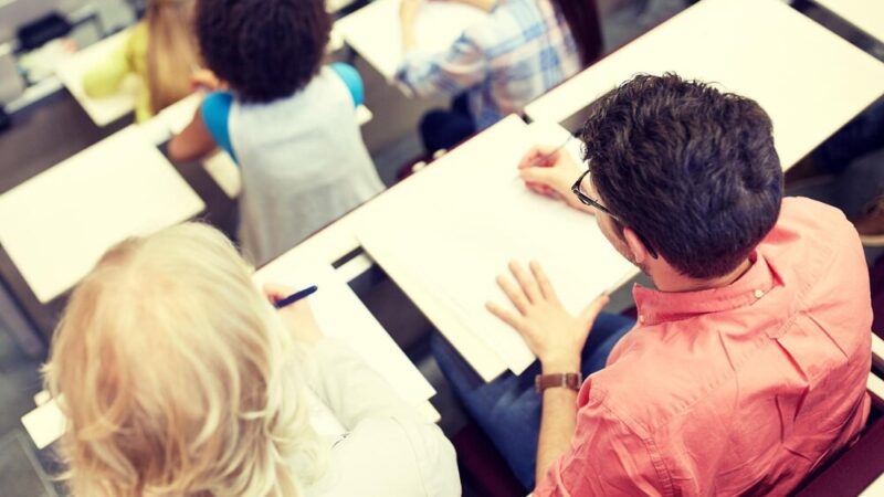 Młodzież z Pasłęka odkrywa tajniki sądownictwa podczas wizyty w sądzie