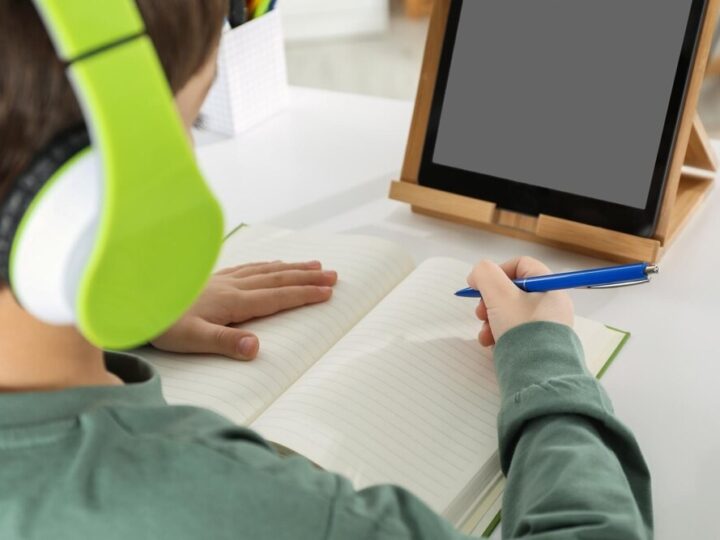 Mali ratownicy w akcji: uczniowie SP 11 uczą się pierwszej pomocy w Elblągu