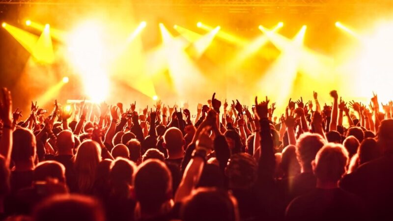 Glow Art Night – zanurz się w fluorescencyjnej sztuce!