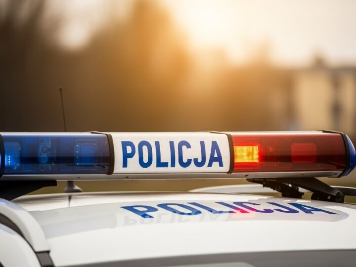 Młodzież i policja w Elblągu: Nowe więzi w „Niebieskich Trampkach”