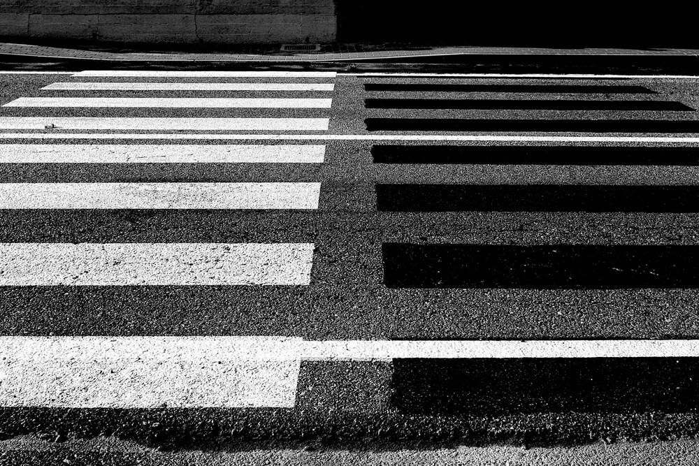 Poważny wypadek motocyklisty w Elblągu: 30-latek w szpitalu po zderzeniu na ul. Mickiewicza