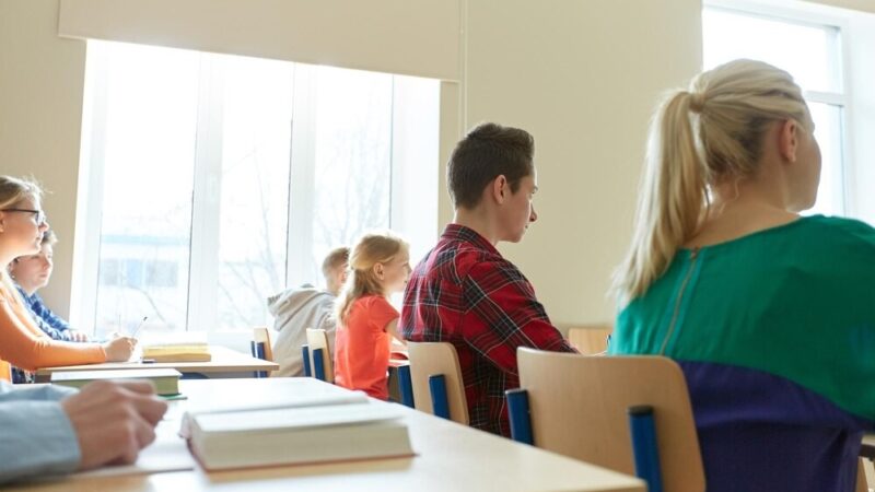 Kreatywne wakacje w bibliotece: trzeci tydzień pełen inspirujących warsztatów!