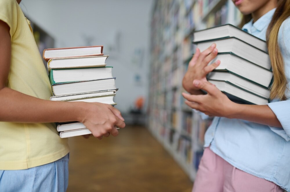 Lato z kreatywnością: odkryj rzemiosła w elbląskiej bibliotece!