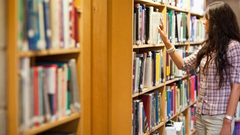 Wakacyjne atrakcje w bibliotece – nie przegap ostatnich chwil zabawy!