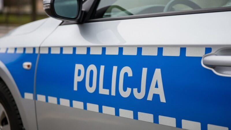 Pijany mężczyzna z tasakiem wywołał policyjną interwencję w Elblągu