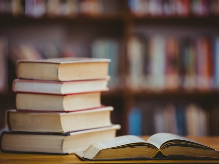 Marek Stokowski w Bibliotece Elbląskiej: Inspirujące spotkanie o „Świętym Leonardzie