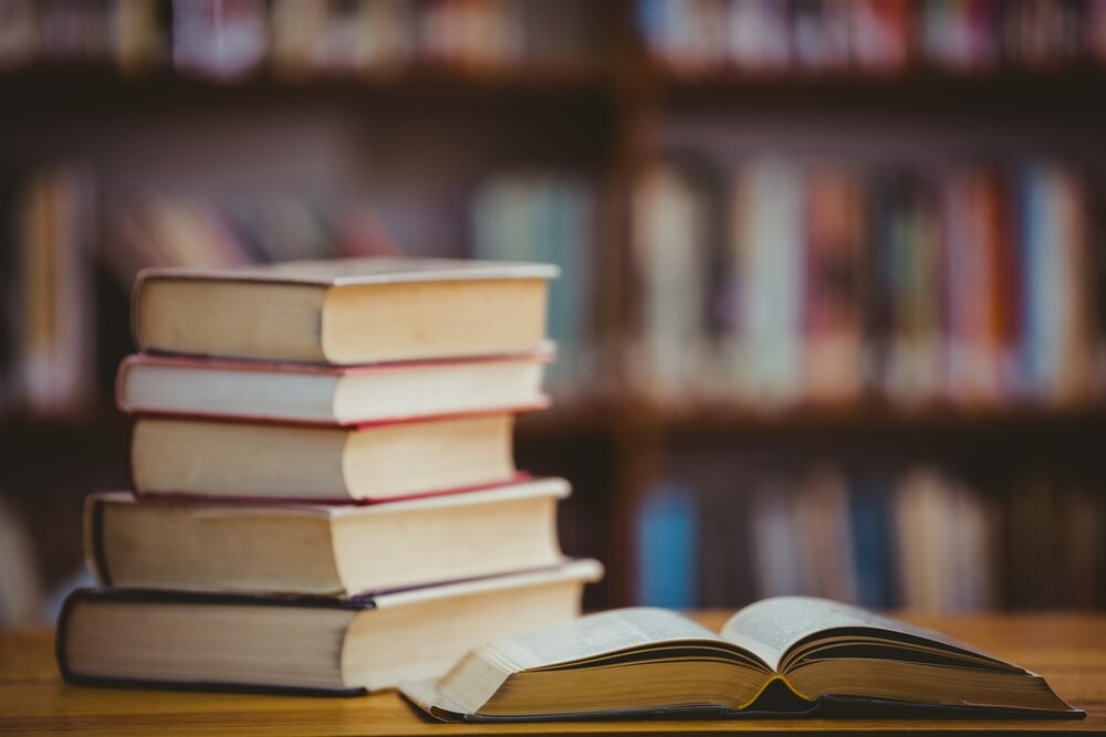 Marek Stokowski w Bibliotece Elbląskiej: Inspirujące spotkanie o „Świętym Leonardzie