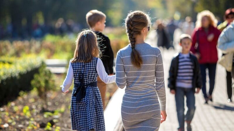 Halloween po zmroku: kilka zasad, które pomogą zadbać o bezpieczeństwo dzieci